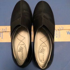 Women’s Waldlaufer Velcro Slip On Shoes (Size 5 1/2)